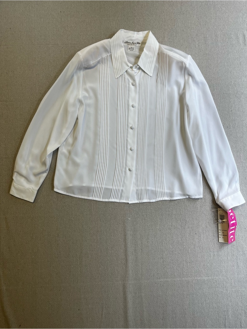Elegant Laura Jayne Petite White Pleated Button Front Blouse Size 14 NWT